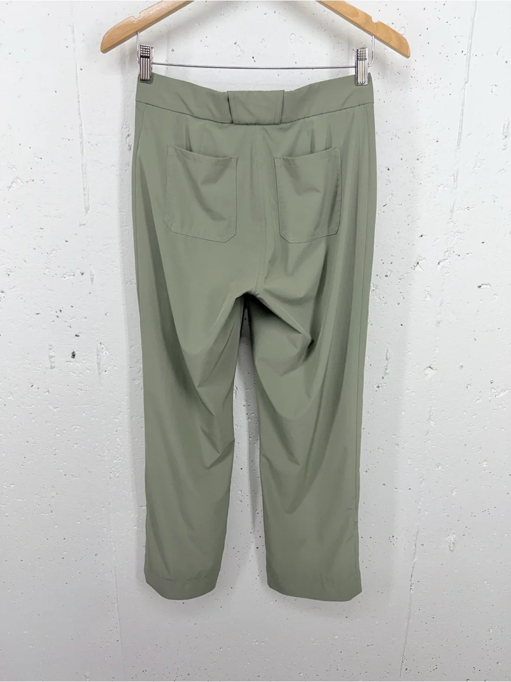 Athleta Women’s size 0 Tribeca Laurel Olive Utility Crop Pants